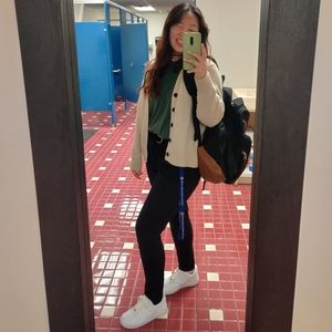 Meet your Posher, Lauren